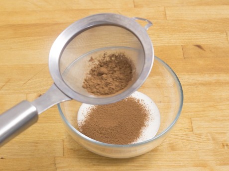 Mixture with cocoa powder