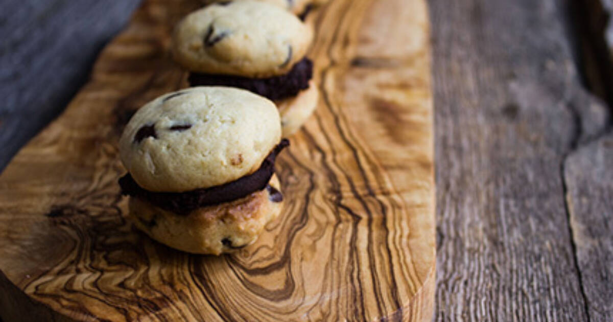Repath Professional Coconut Chocolate Chip Sandwich Cookies - Site info - Redpath Sugar Ltd.