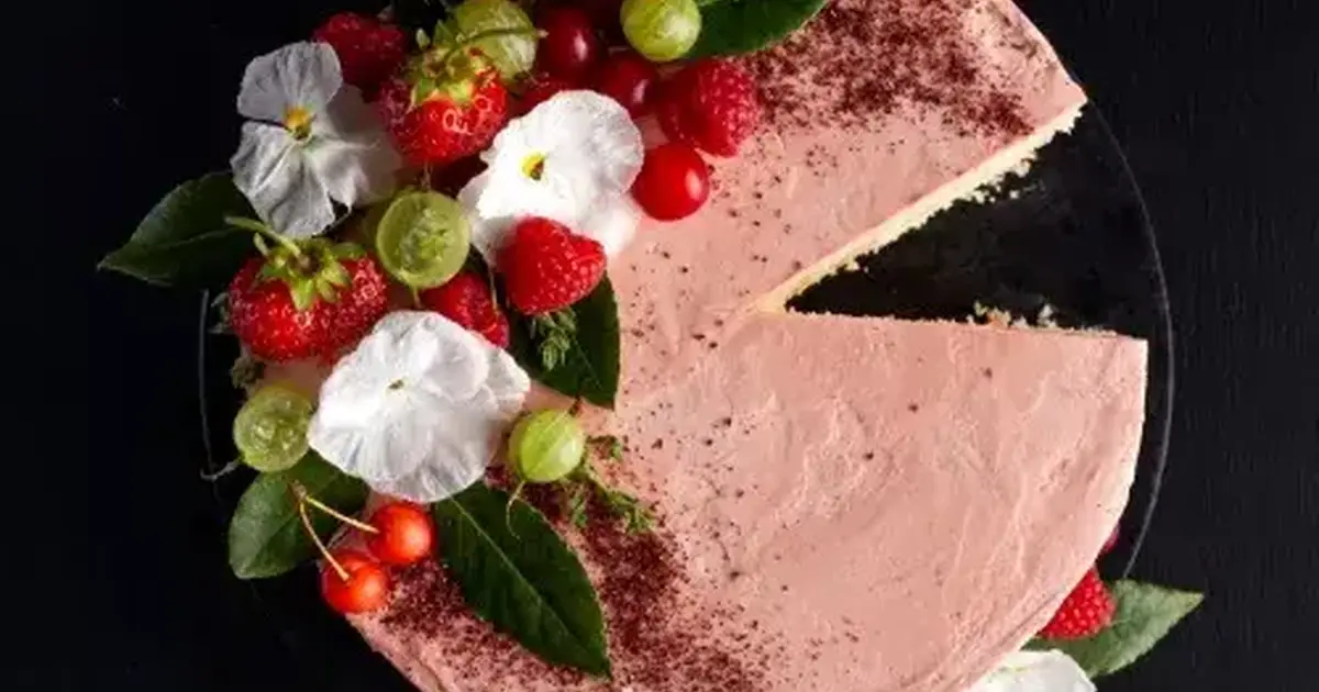 Hibiscus Swiss Meringue Buttercream - Redpath Sugar Ltd.