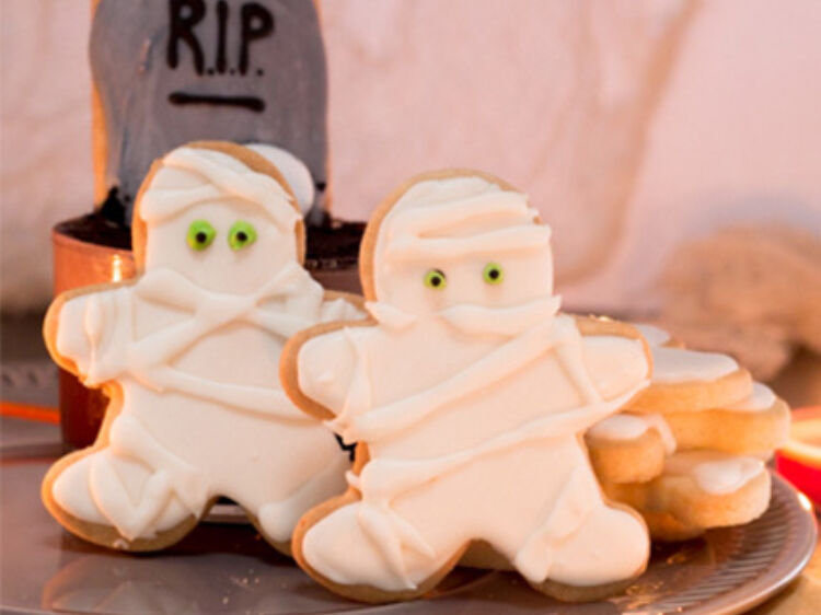 0009 mummy royal icing cookies 2