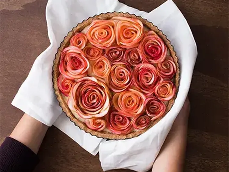 Apple Rose Tart landscape hero web jpg itokfm0 N3 Lg3