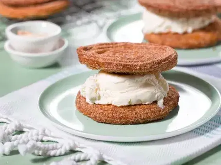 Churro Sandwich landscape hero web 1 jpg itok2 BX Fpyes