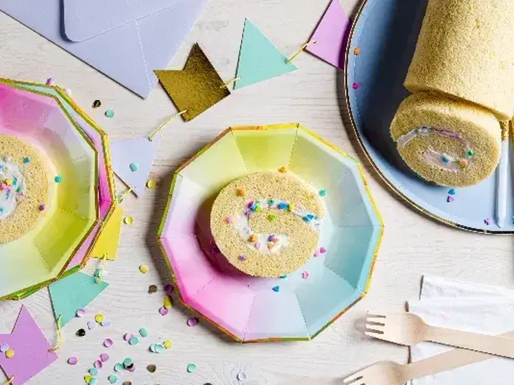 Funfetti Cake Roll 600x400 jpg itokbn0n C Ji