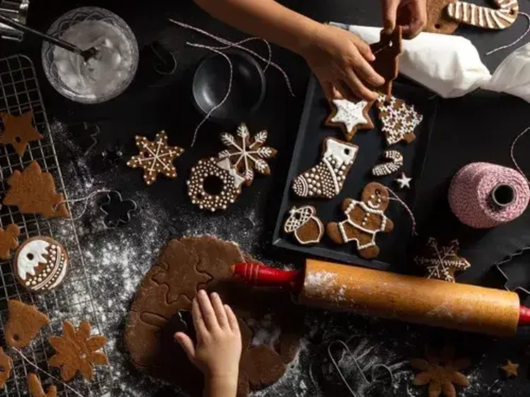 Gingerbread Cookies Cutout hero web2028120of20629 500x400 jpg itokno Scb VW7