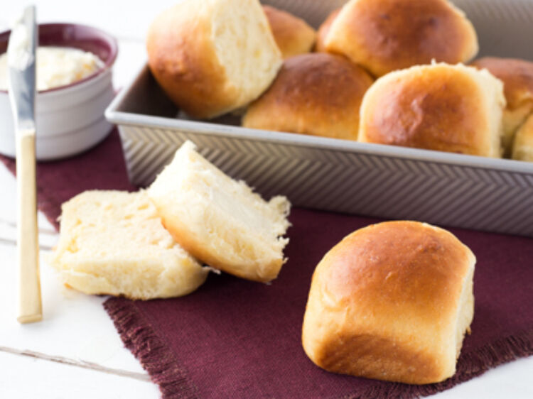 Hawaiian Rolls landscape hero web 12028129