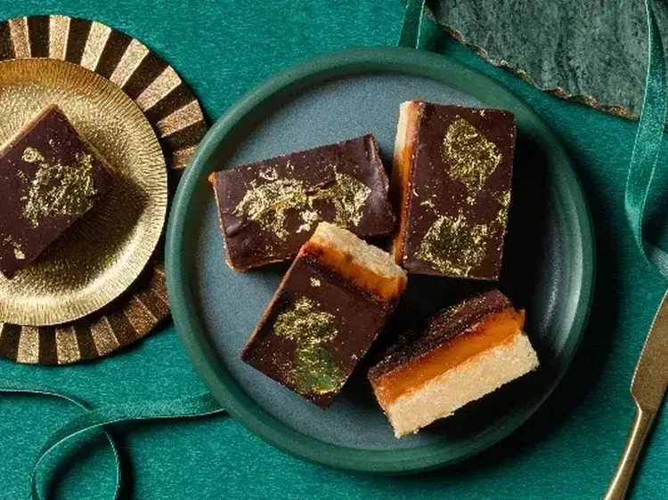 Irish Cream Millionaire Shortbread 600x400 0 jpg itokp E Zsl G1z