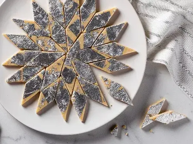 Kaju Katli Cashew Fudge 500x400 jpg itokbe Fm Z2m0