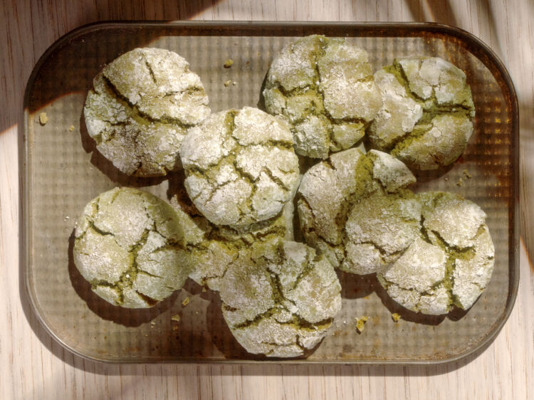 Matcha Crinkle Cookies