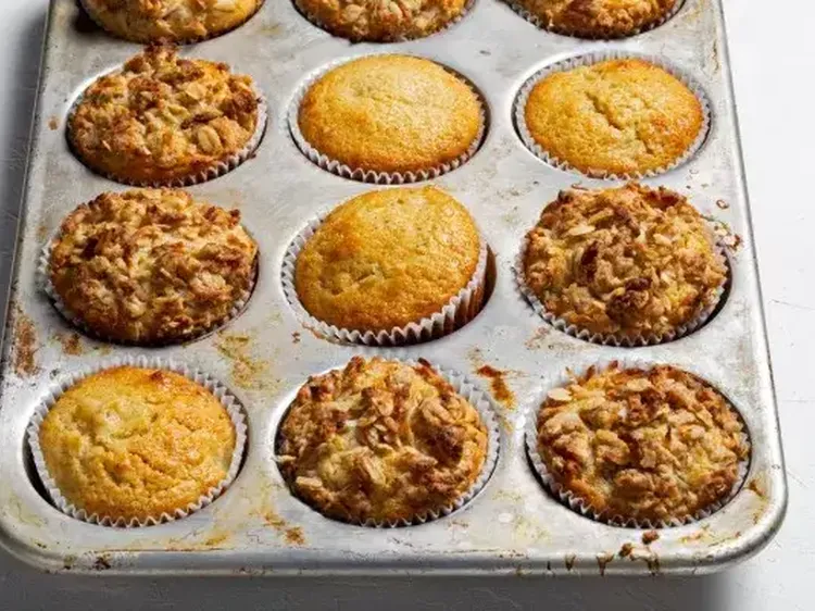 Pineapple Lime Muffins 600x400 jpg itokm LO c X1e