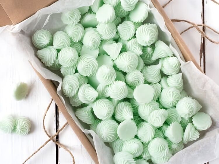 Piped Cream Cheese Peppermint