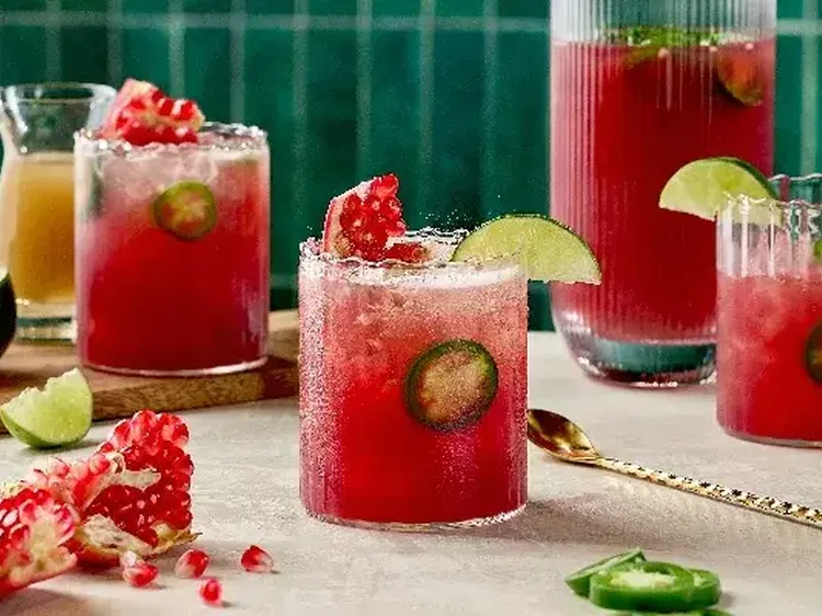 Pomegranate Ginger Fizz 600x400 jpg itokv v0i St G