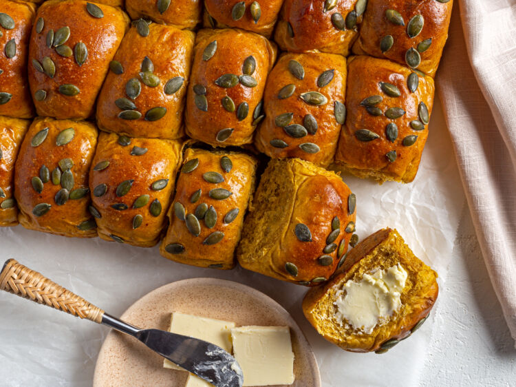 Pumpkin Spice Pull Apart Rolls
