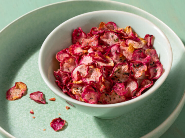 Rosemary Radish Crisps hero web 2