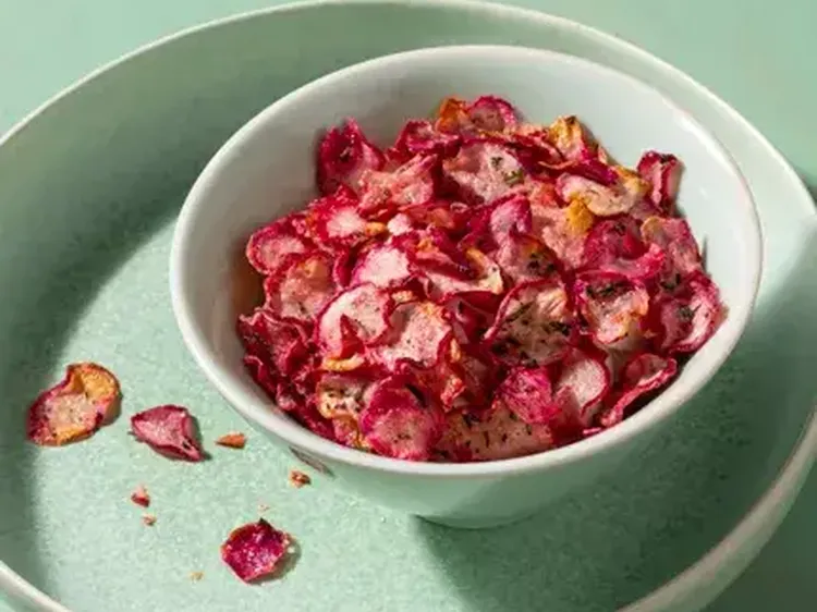 Rosemary Radish Crisps hero web 2 jpg itokzf G32 Dkv