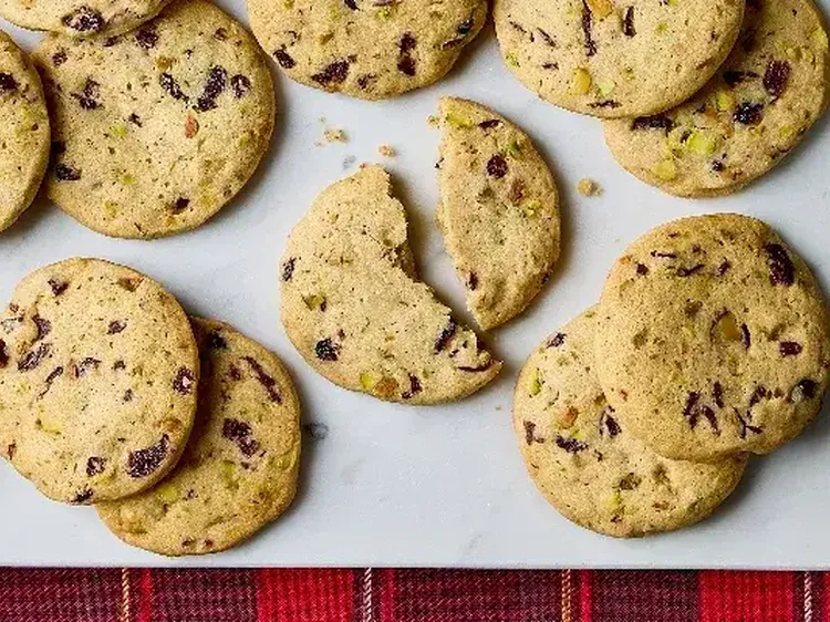 Slice Cranberry Pistachio Cookies 600x400 jpg itok U8pd S0oy