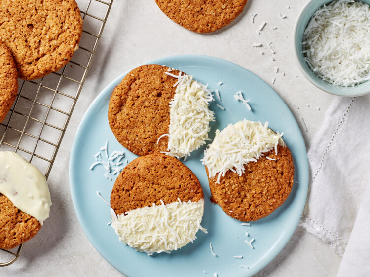 Snow Capped Gingersnaps