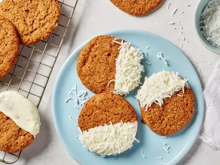 Snow Capped Gingersnaps 500x400 jpg itokf7 JUK Lnz