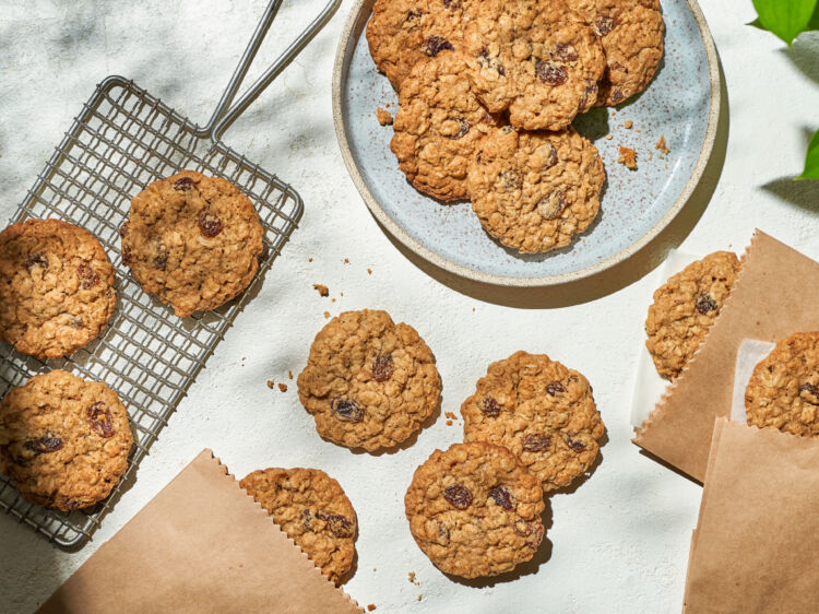 Soft Oatmeal Raisin Cookies