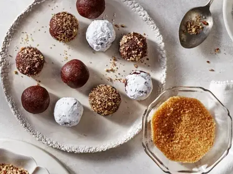 Spiced Bourbon Balls 500x400 jpg itok CLL Vqa Cm