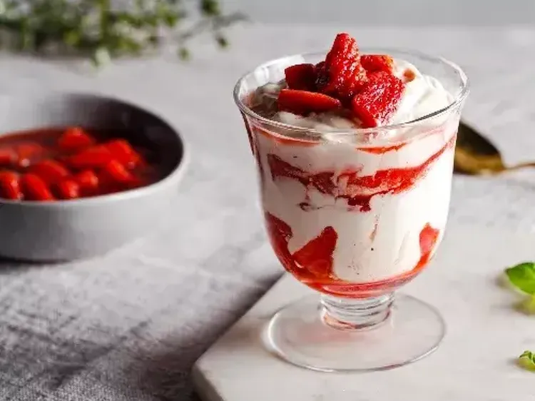Strawberry Balsamic Fool 500x400 jpg itokd Q91x Ca4