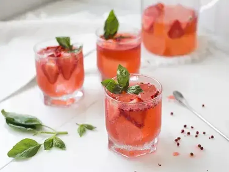 Strawberry Basil Cocktail landscape hero web jpg itokd D1q J9c D