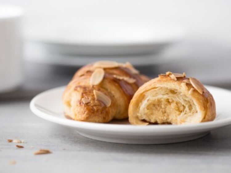 Almond croissant web ready 2 1 of 1 460x307