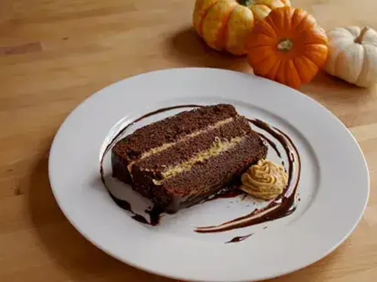 Chocolate pumpkin cake web jpg itok43 E0 Tbe