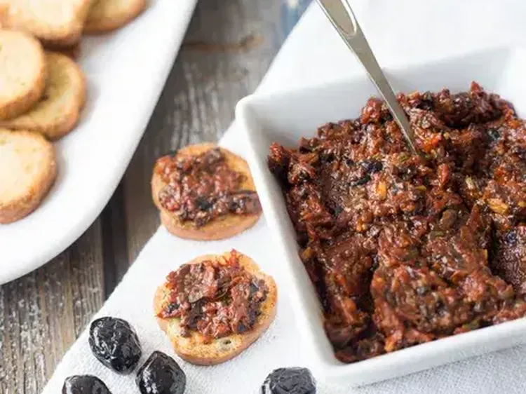 Spicy tomato olive spread web ready hero 2 of 2 jpg itokp3j I5q Sm