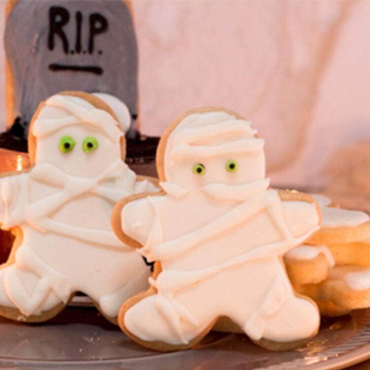 0009 mummy royal icing cookies 2