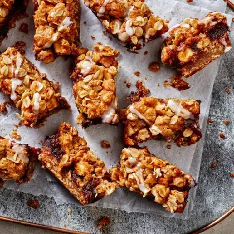 Apple Date Crumble Bars 600x400 jpg itokf Dw LEDUV