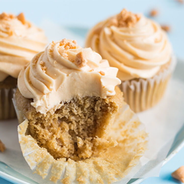 Butterbeer Cupcakes landscape hero web