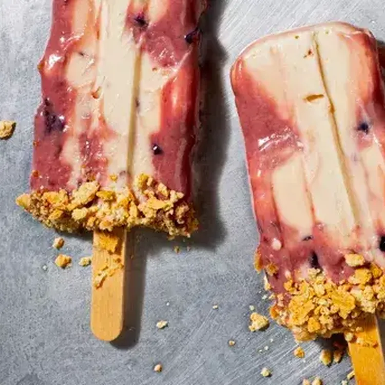 Cherry Cheesecake Pops hero web202028120of20229 jpg itok6i86s D b