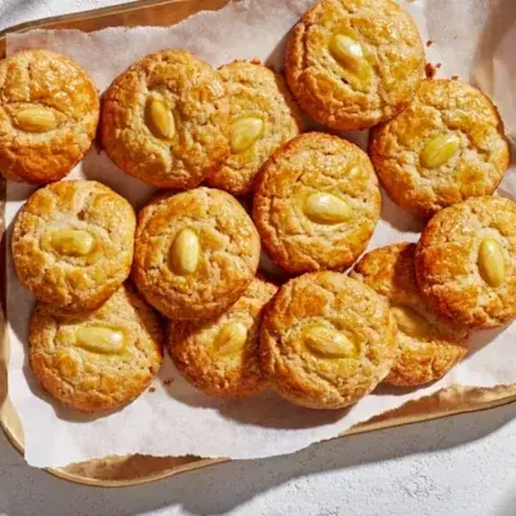 Golden Almond Cookies 500x400 jpg itok6c Btxm Et