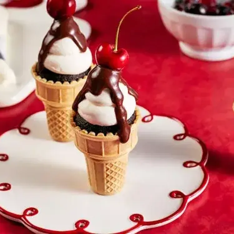 Ice Cream Cone Cupcakes 500x400 jpg itokiek26 Qb L