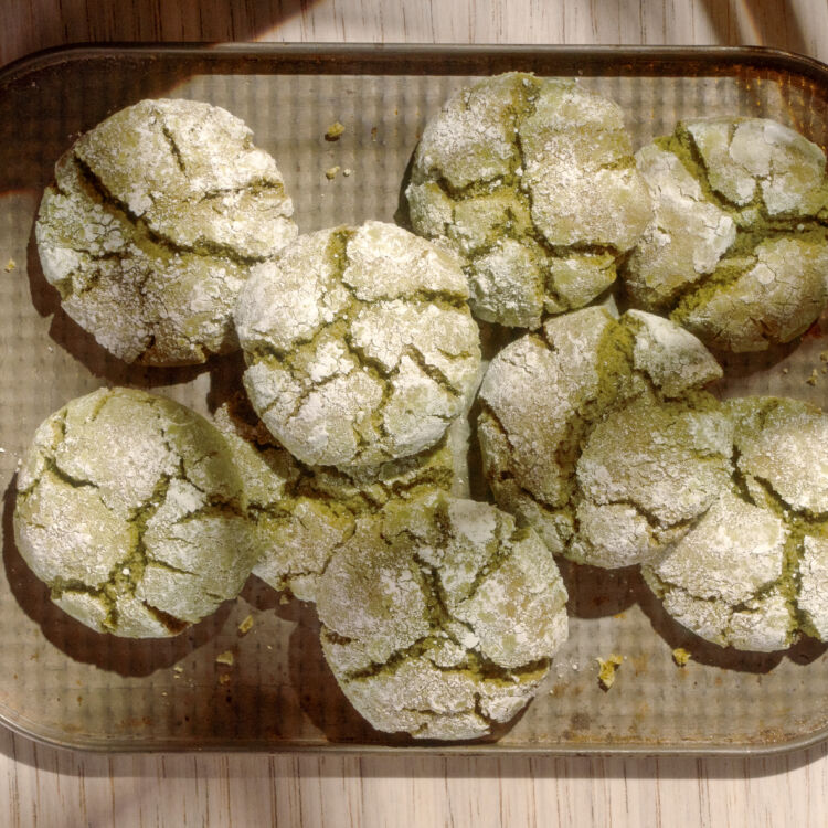 Matcha Crinkle Cookies