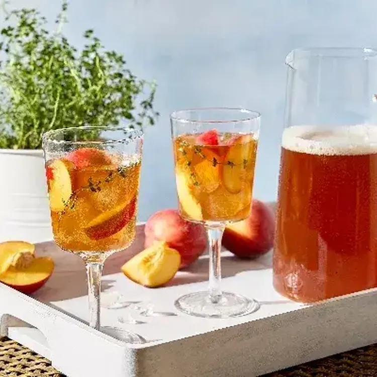 Peach Thyme Sweet Tea 600x400 jpg itok H6 Pj9 Yx3