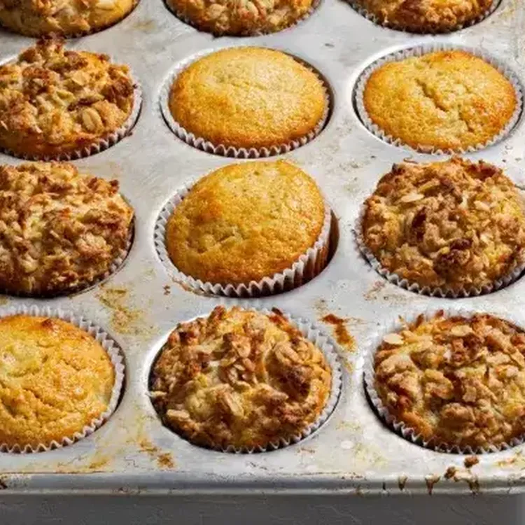 Pineapple Lime Muffins 600x400 jpg itokm LO c X1e
