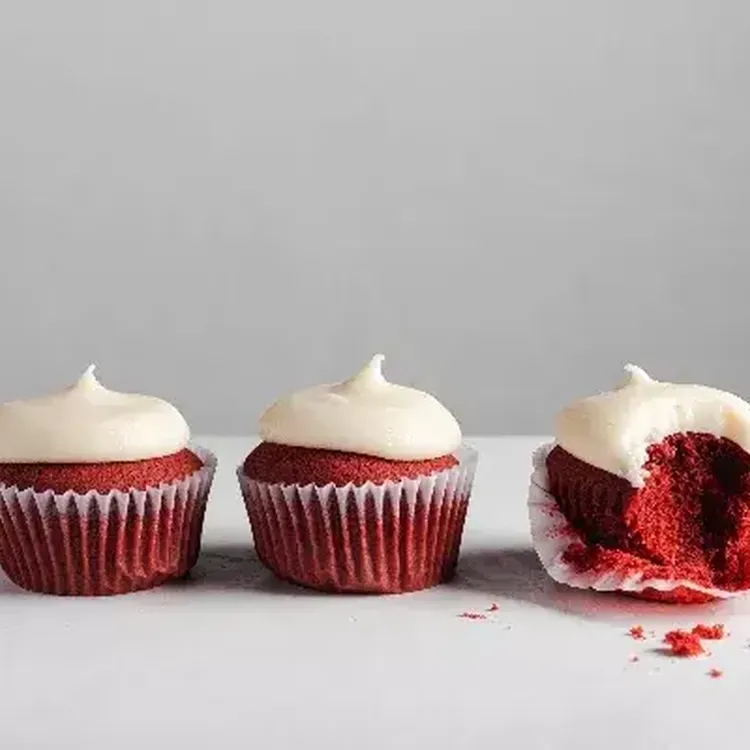 Red Velvet Cupcakes 500x400 jpg itok9vkp Yl Z8