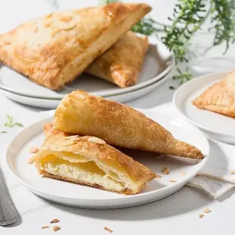 Ricotta Cheesecake Turnovers 500x400 jpg itok PNAPNL Vx