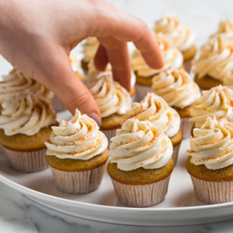 Rum Ginger Cupcakes landscape hero web 12028129