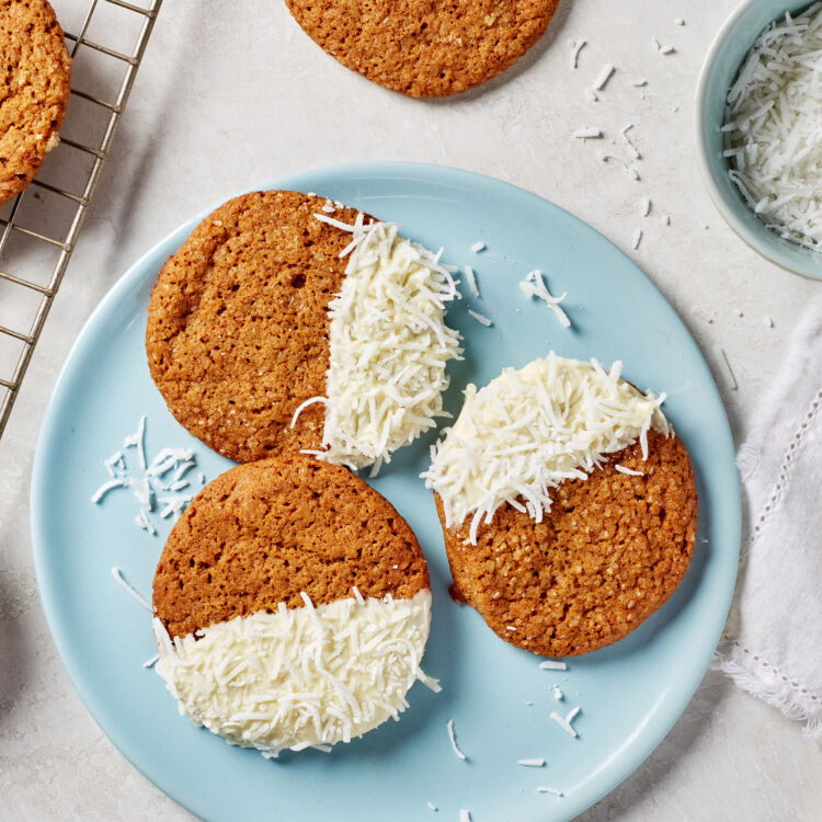 Snow Capped Gingersnaps