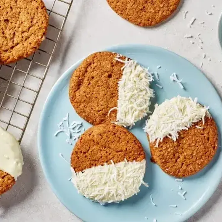 Snow Capped Gingersnaps 500x400 jpg itok Eu9h2z7 P