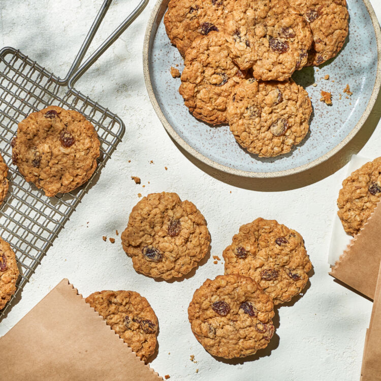 Soft Oatmeal Raisin Cookies