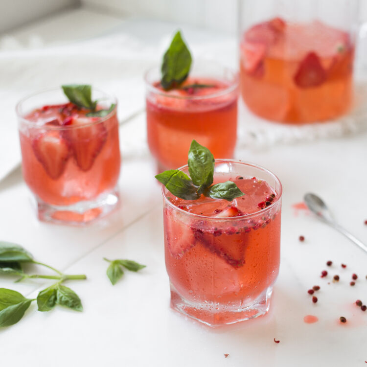 Sparkling Strawberry Basil Cocktail