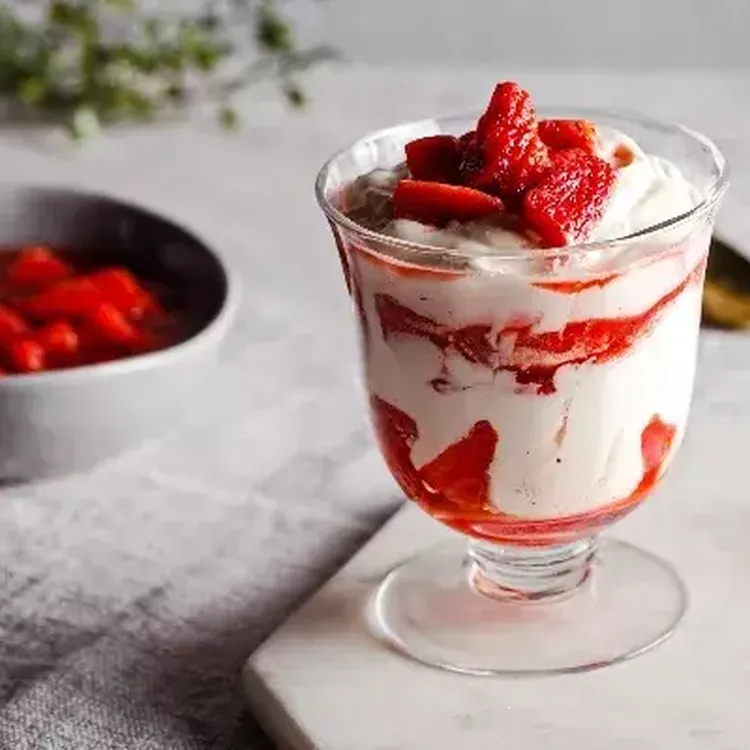 Strawberry Balsamic Fool 500x400 jpg itokd Q91x Ca4
