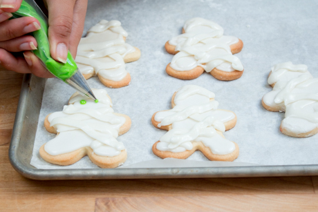 mummy royal icing cookies-10