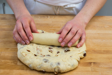 Place marzipan into the dough
