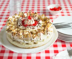 Banana Split Freezer Pie