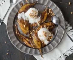 Grilled Banana Boats with Peanut Butter Caramel