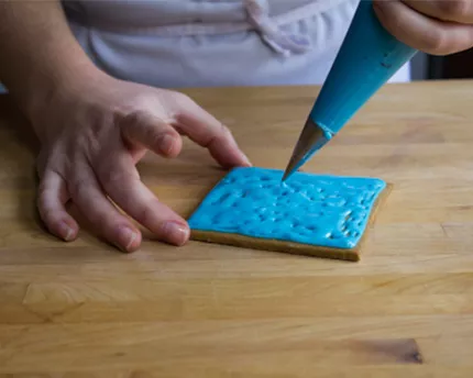 How To: Flood a Cookie with Royal Icing